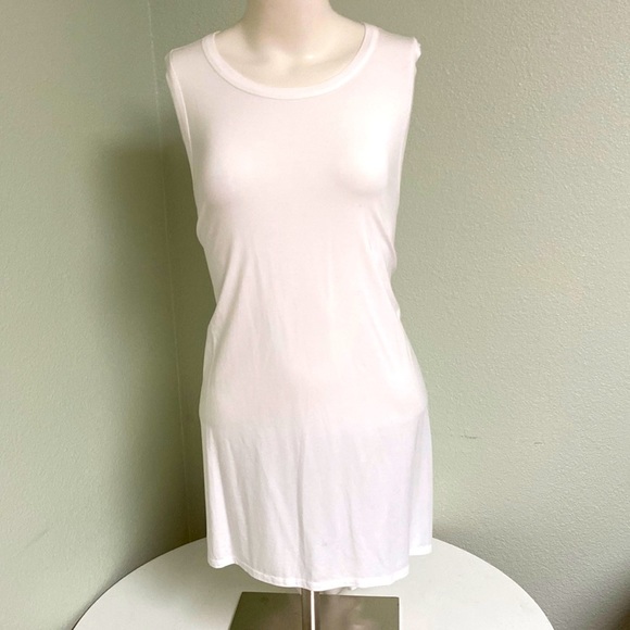 Balance Athletica Tops - Balance Athletica White Sleeveless Stretchy Tunic Size XL